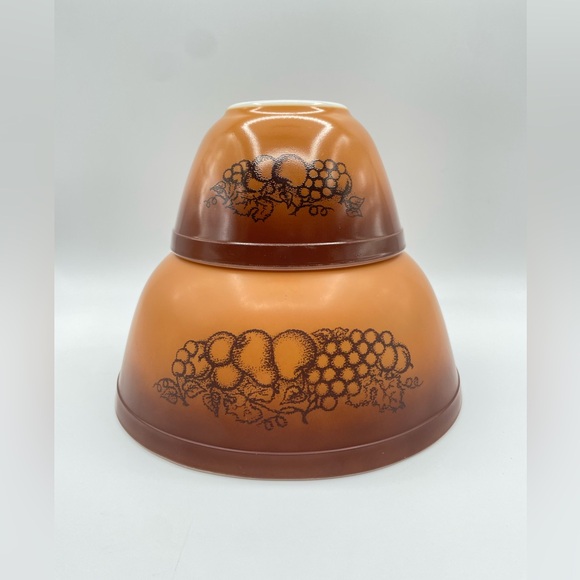 Vintage 1970s Pyrex Old Orchard Nesting Bowls, Set of 2 - Picture 2 of 12